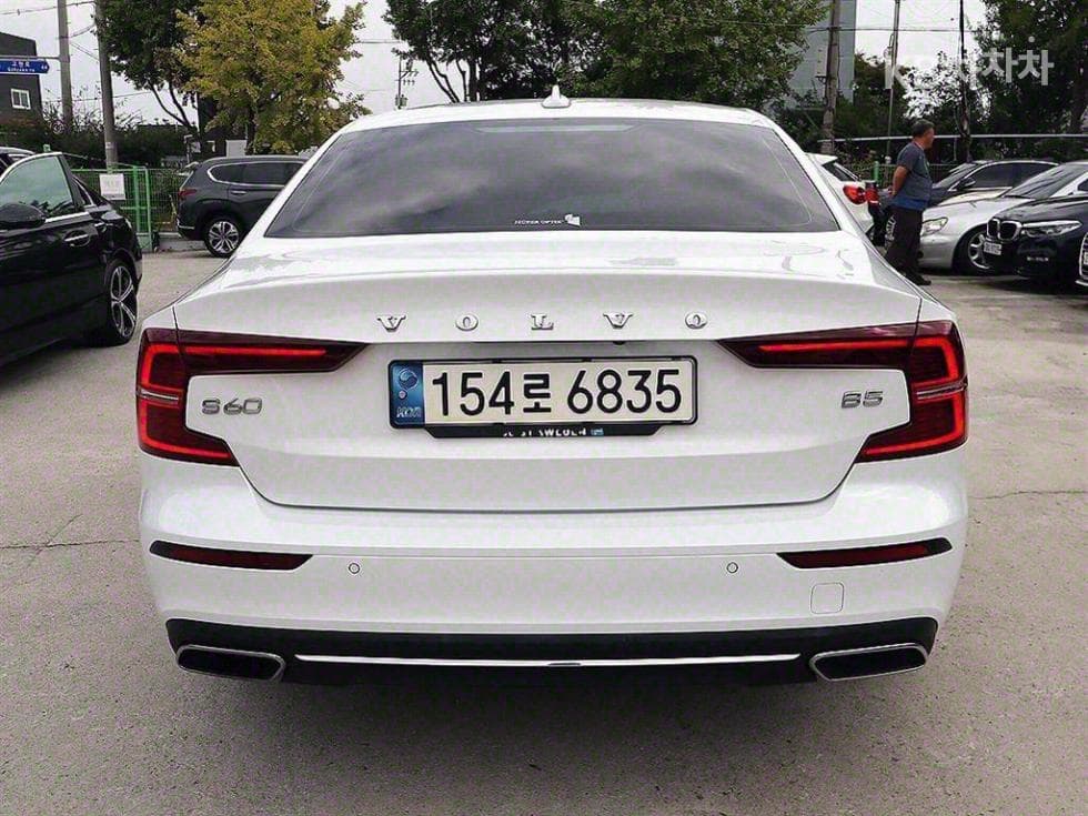 Volvo S60 3-토 поколение2.0 B5 Inscription - 4