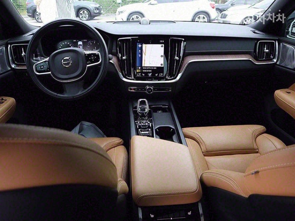 Volvo S60 3-토 поколение2.0 B5 Inscription - 5