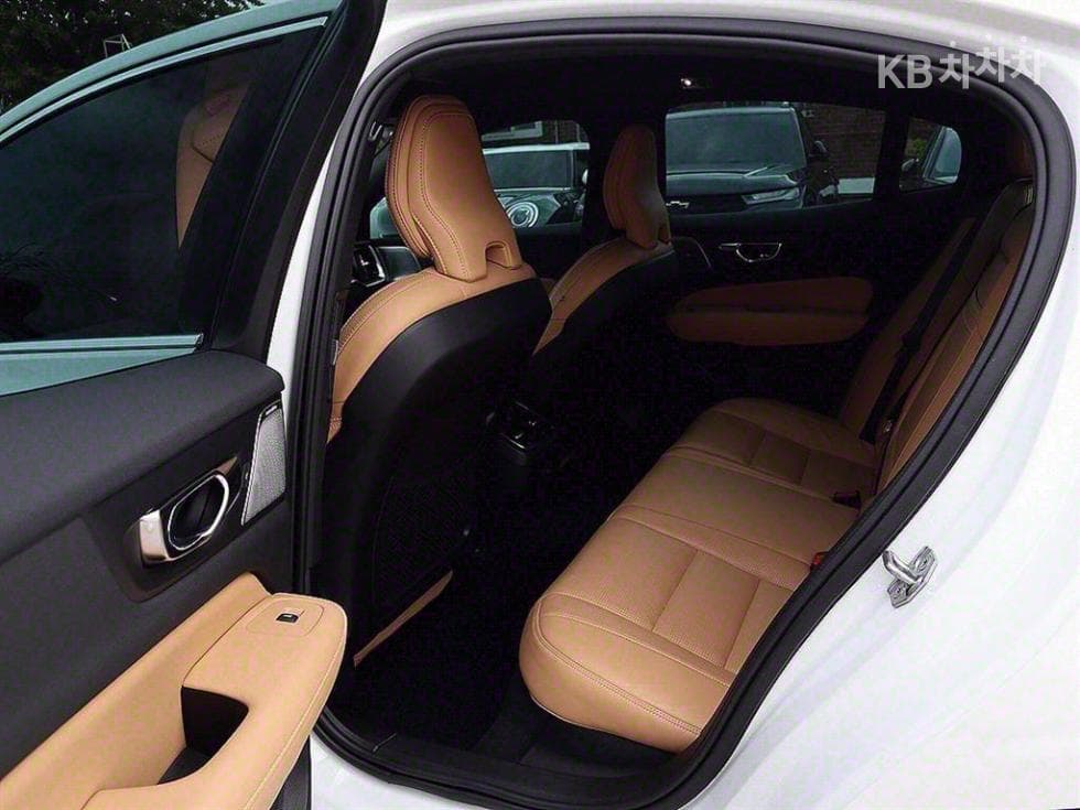 Volvo S60 3-토 поколение2.0 B5 Inscription - 7