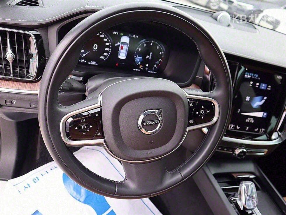 Volvo S60 3-토 поколение2.0 B5 Inscription - 8