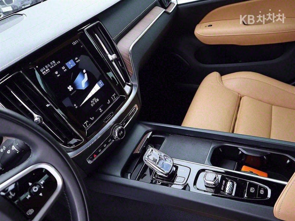 Volvo S60 3-토 поколение2.0 B5 Inscription - 10