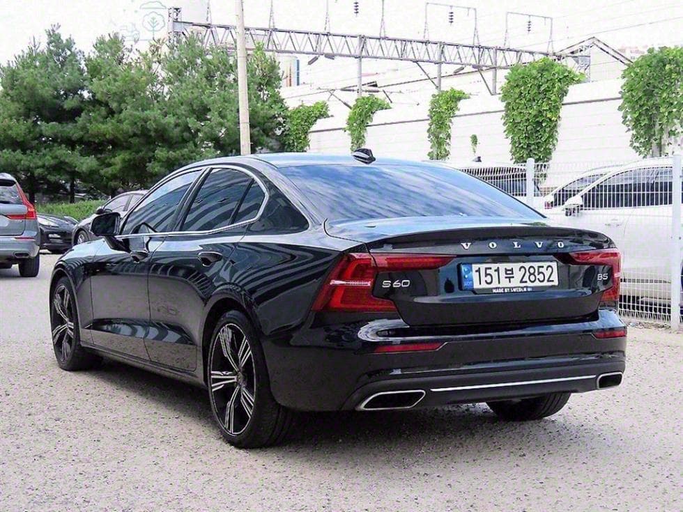 Volvo S60 3-토 поколение2.0 B5 Inscription - 3