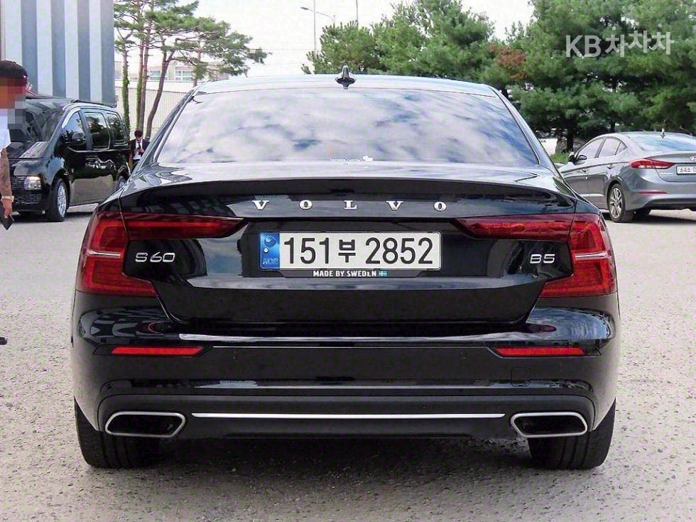 Volvo S60 3-토 поколение2.0 B5 Inscription - 4