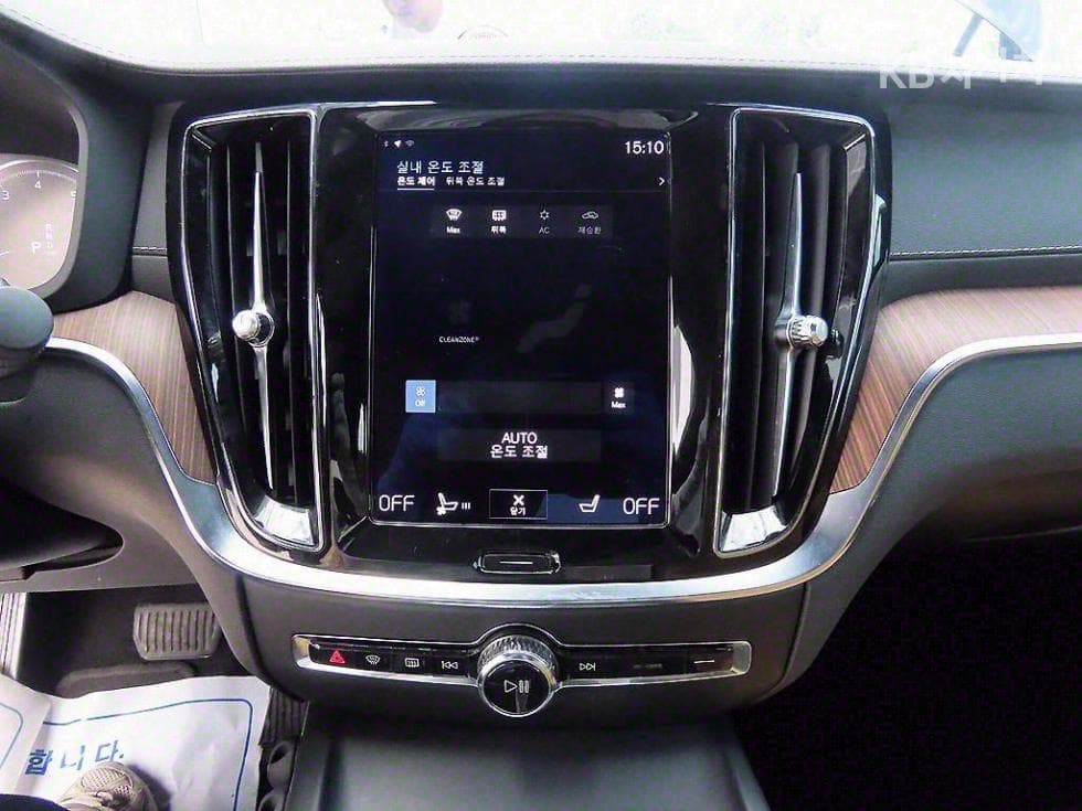 Volvo S60 3-토 поколение2.0 B5 Inscription - 13