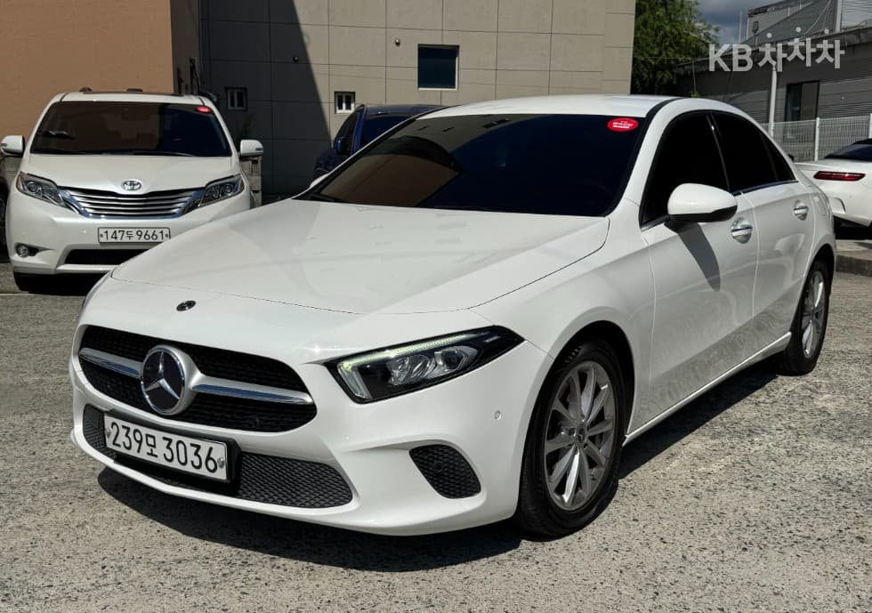 Mercedes-Benz A클래스(W177) A220 Sedan - - Image 1