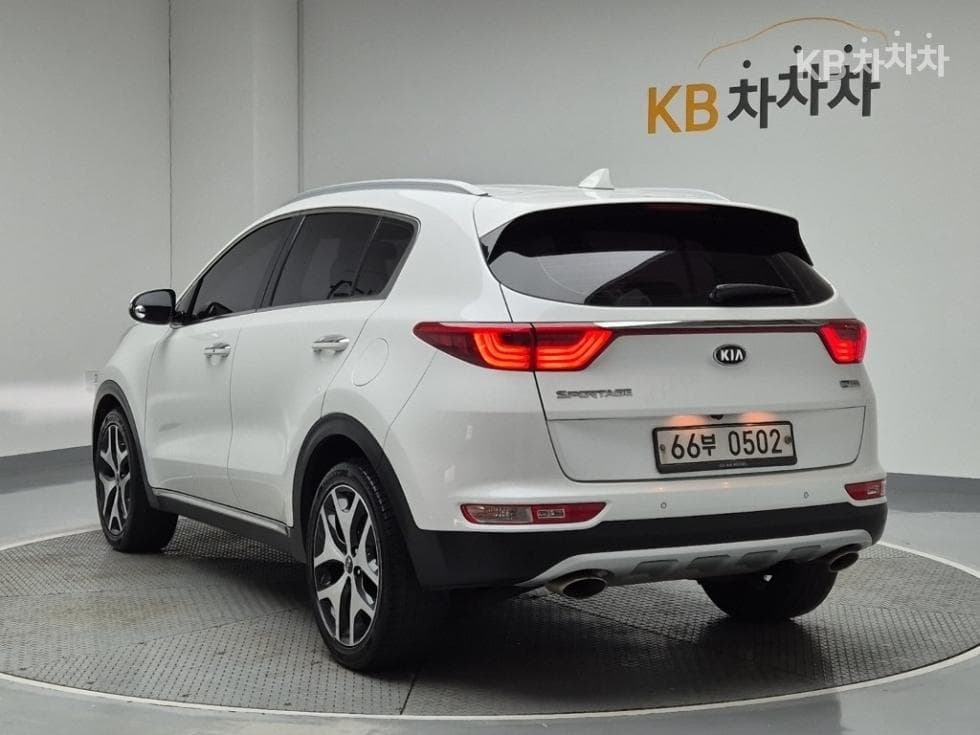 Kia Sportage 4th Generation Diesel 2.0 2WD Noblesse - Image 4