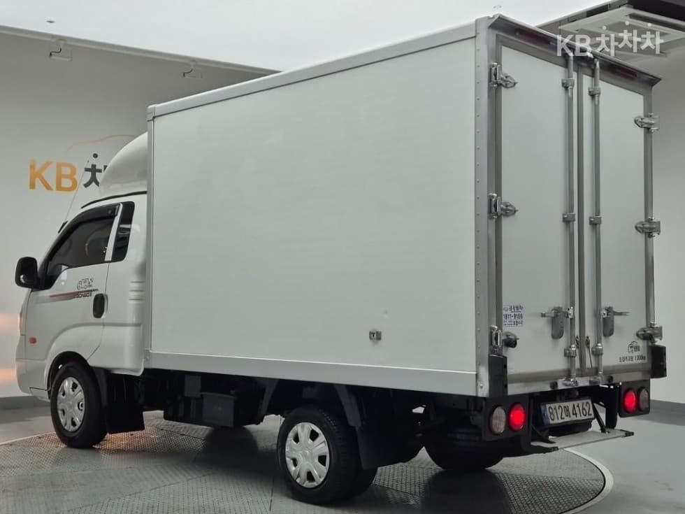 Kia The New (facelift) Bongo 3 (light truck)냉동Top (Cargo)차 1 Ton Plus형 King Cab Extra Long L - 2