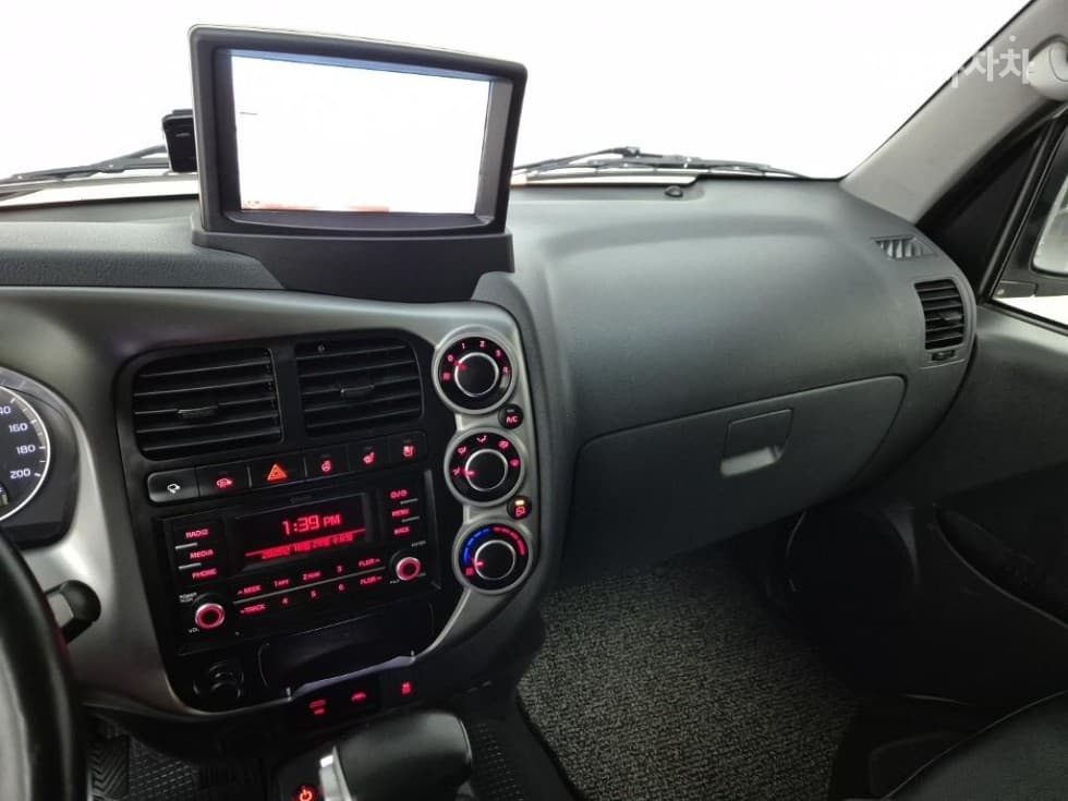 Kia The New (facelift) Bongo 3 (light truck)냉동Top (Cargo)차 1 Ton Plus형 King Cab Extra Long L - 9