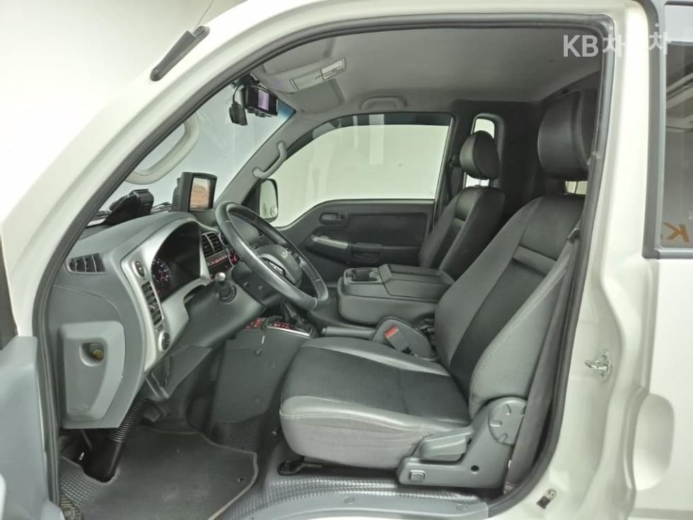 Kia The New (facelift) Bongo 3 (light truck)냉동Top (Cargo)차 1 Ton Plus형 King Cab Extra Long L - 11