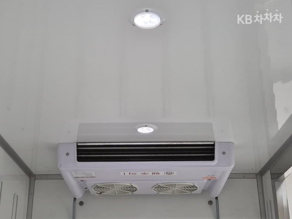 Kia The New (facelift) Bongo 3 (light truck)냉동Top (Cargo)차 1 Ton Plus형 King Cab Extra Long L - 17