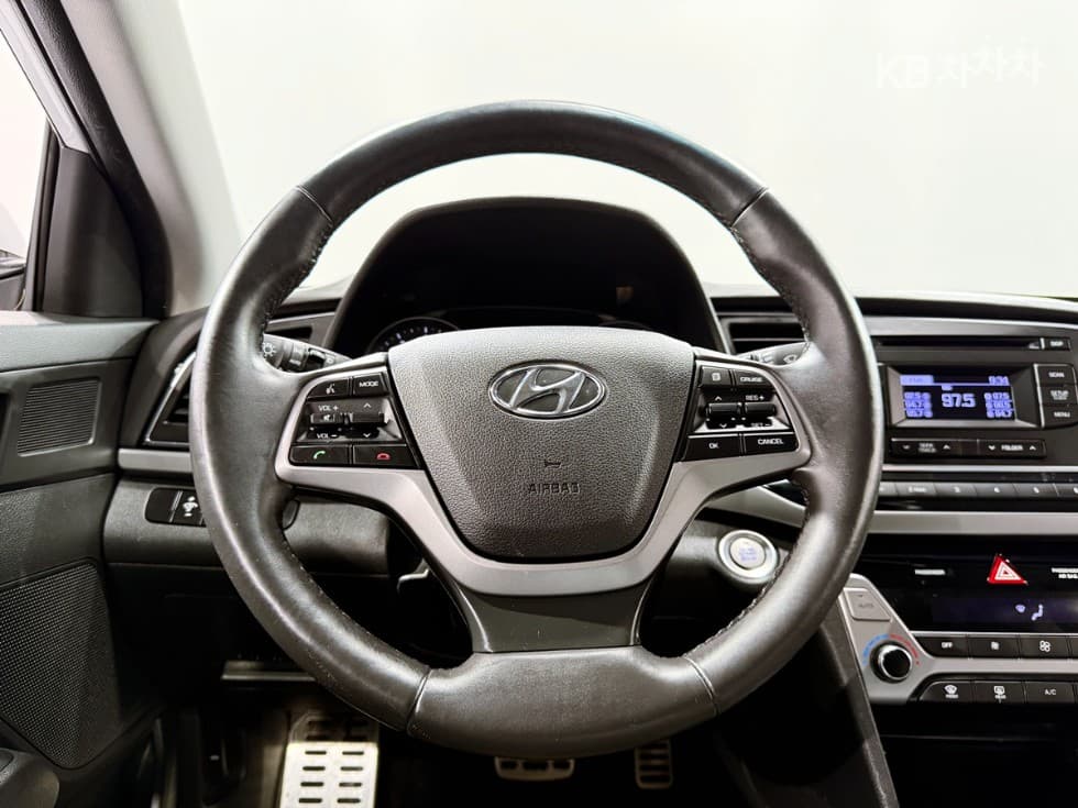 Хюндай Avante (Elantra)AD1.6 GDi Premium - 6