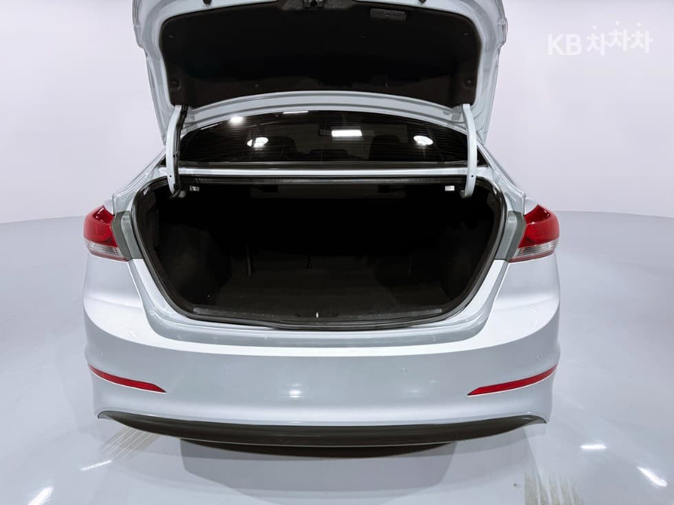 Хюндай Avante (Elantra)AD1.6 GDi Premium - 19