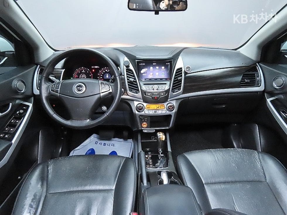 KG Mobility New코란도 C2.0 CVT 2WD High-end Type - 6