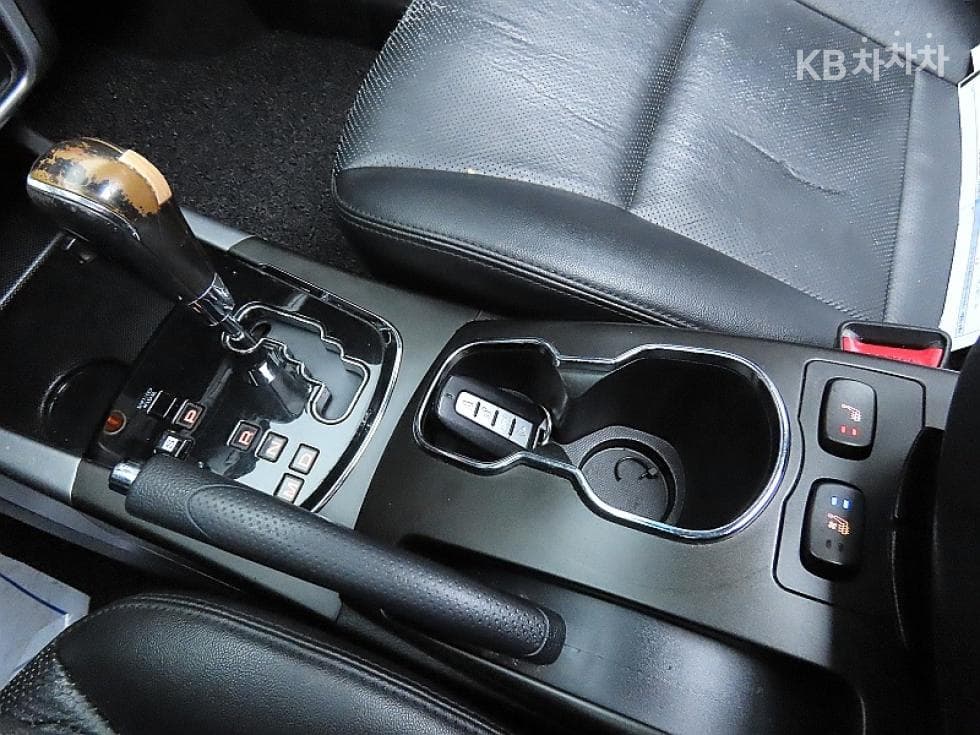 KG Mobility New코란도 C2.0 CVT 2WD High-end Type - 9