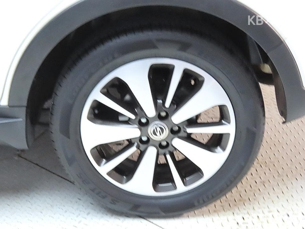 KG Mobility New코란도 C2.0 CVT 2WD High-end Type - 20