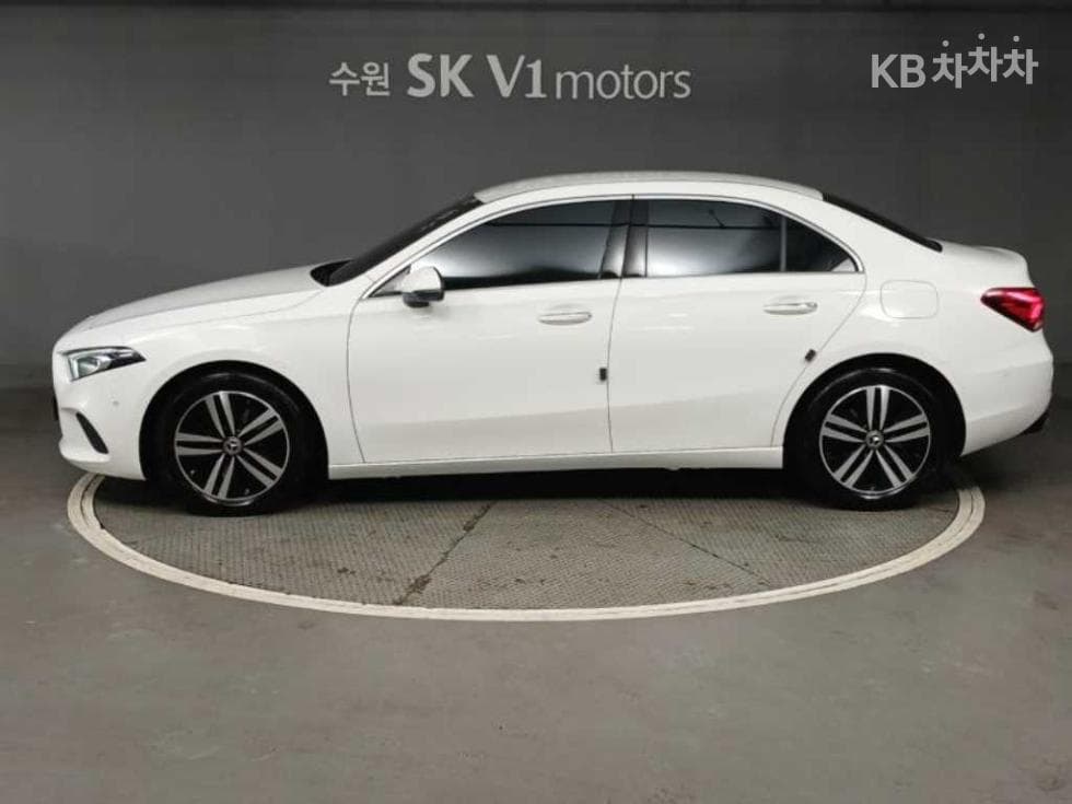 Mercedes-Benz A클래스(W177)A220 Sedan - - 3