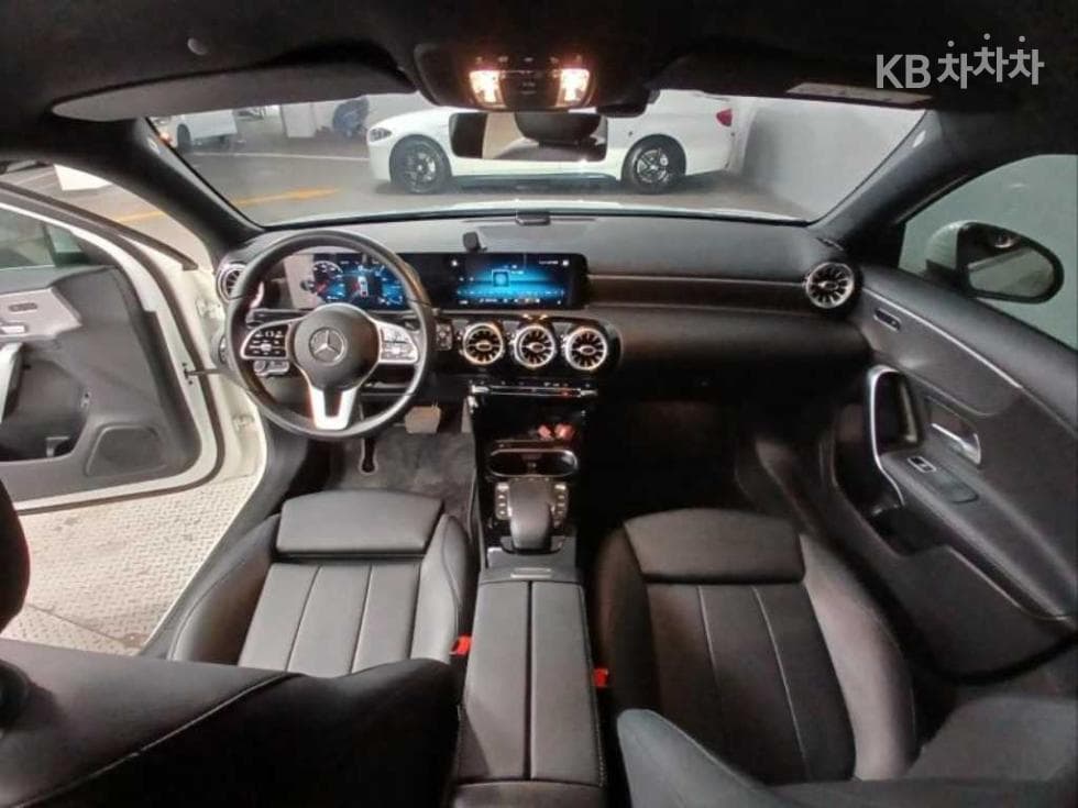 Mercedes-Benz A클래스(W177)A220 Sedan - - 6
