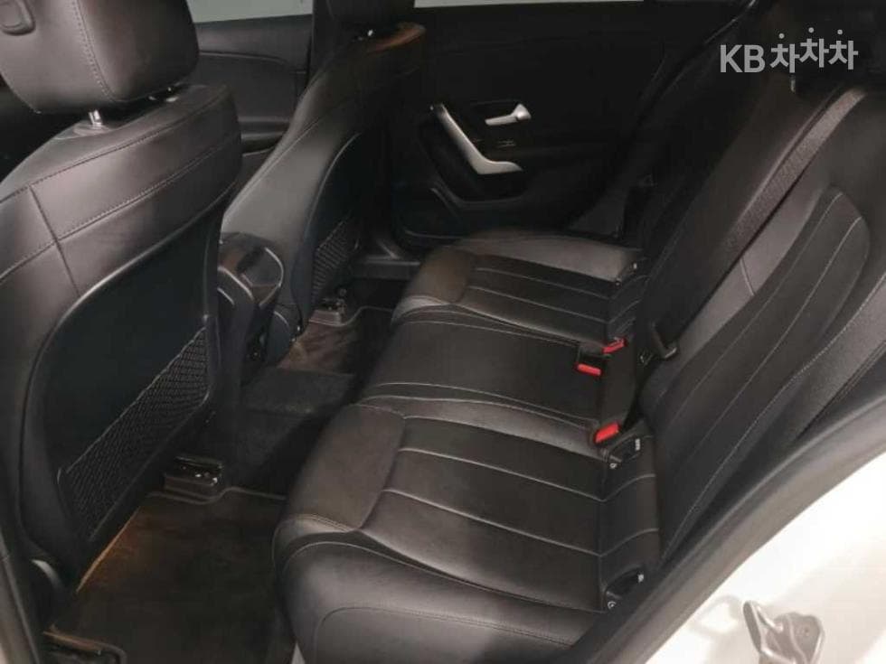 Mercedes-Benz A클래스(W177)A220 Sedan - - 8