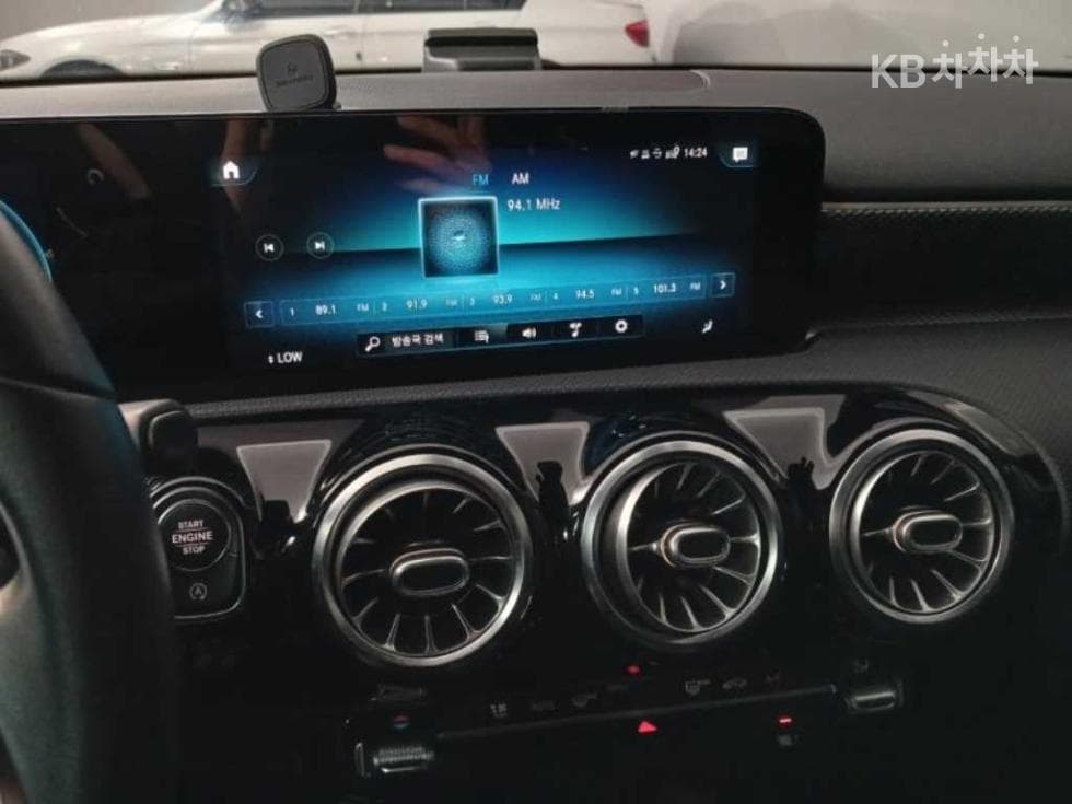 Mercedes-Benz A클래스(W177)A220 Sedan - - 13