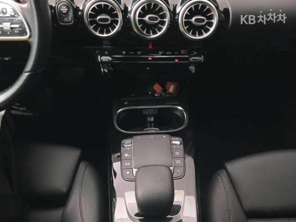 Mercedes-Benz A클래스(W177)A220 Sedan - - 15