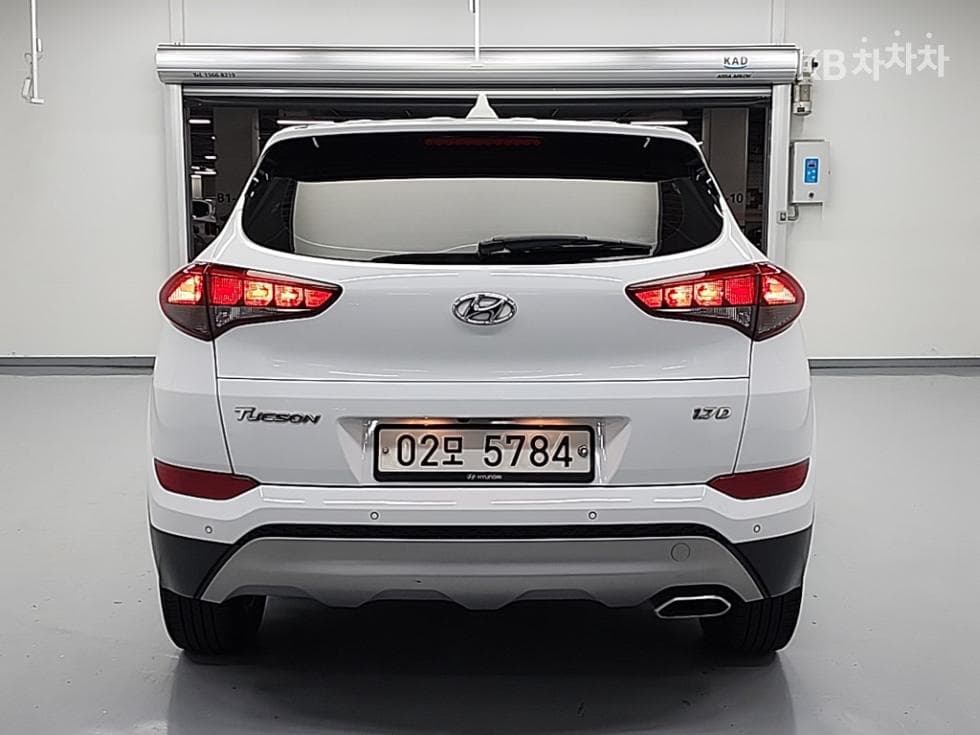 Hyundai All New Tucson Diesel (e-VGT UⅡ)1.7 2WD Smart - Image 3