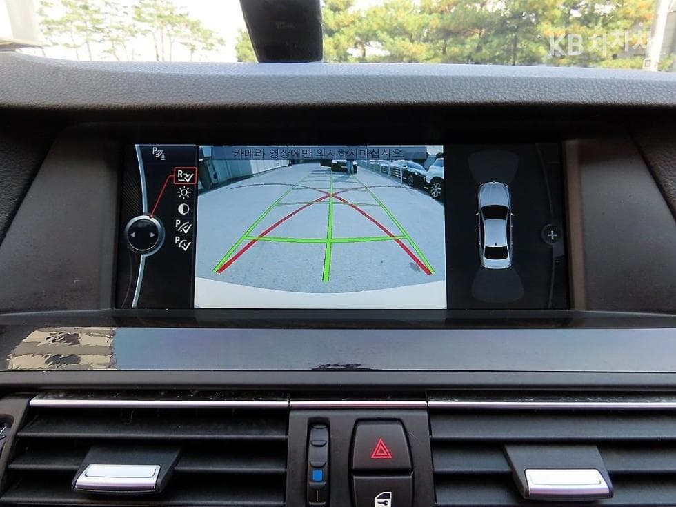 (30mo2557)BMW New 5 Series 528i F10 (10-16 years) - 14