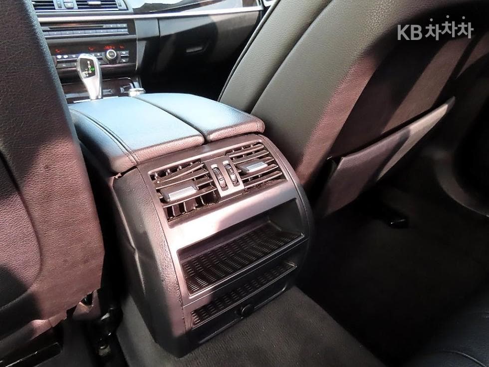 (30mo2557)BMW New 5 Series 528i F10 (10-16 years) - 17