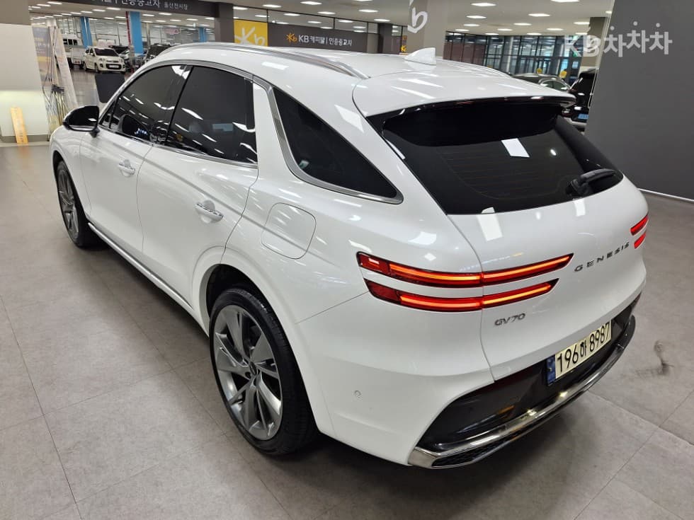 Дженезис GV70Бензин 2.5T 2WD - 7