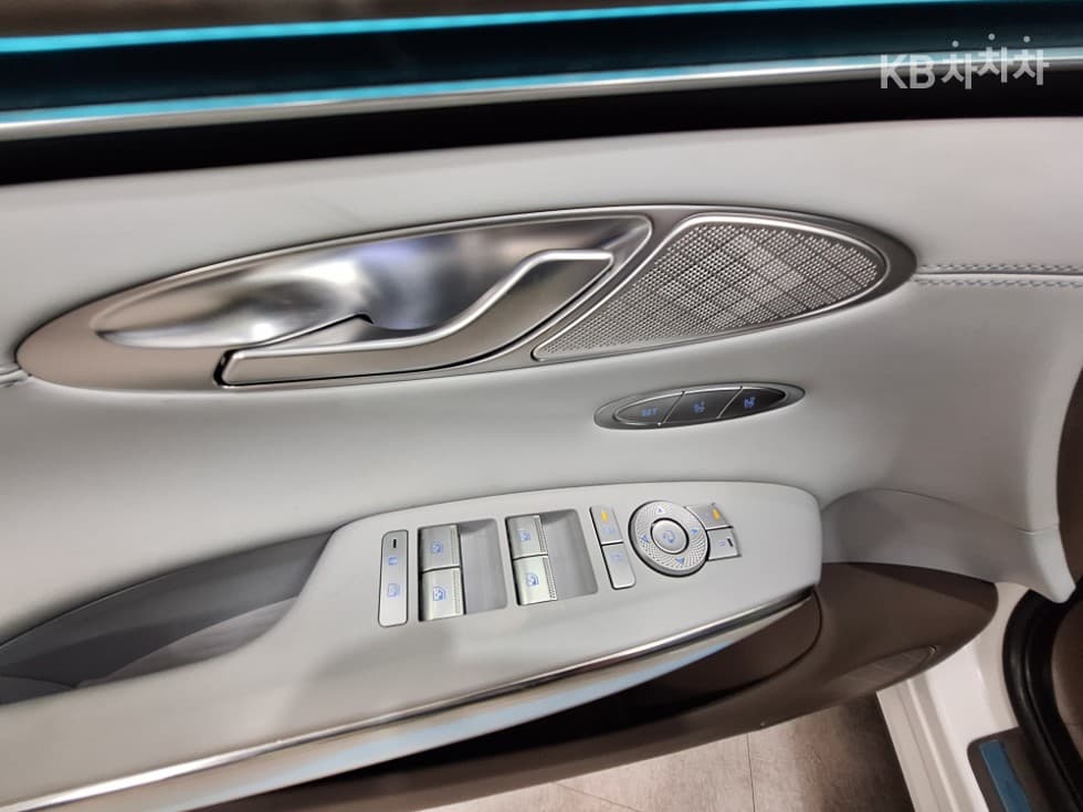 Дженезис GV70Бензин 2.5T 2WD - 10