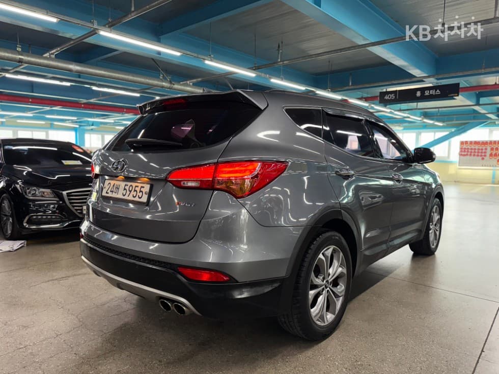 Hyundai Santa Fe DM R2.0 2WD PREMIUM Base - Image 4