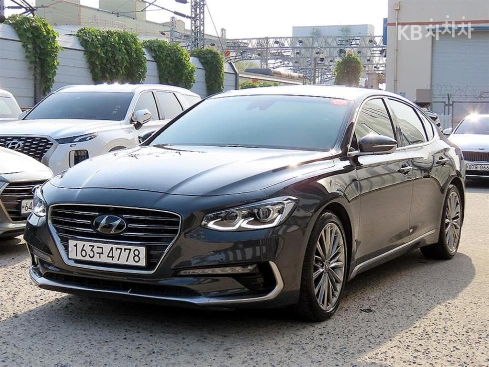 Hyundai Grandeur IG 3.0 Exclusive Special - Image 1