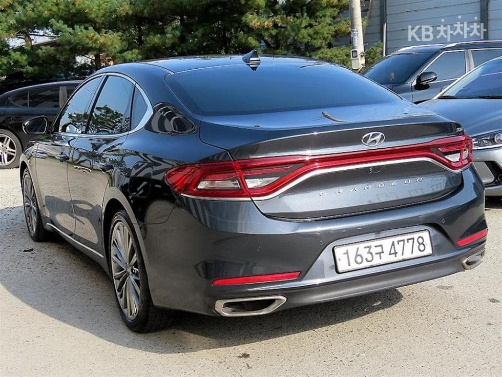 Hyundai Grandeur IG 3.0 Exclusive Special - Image 3