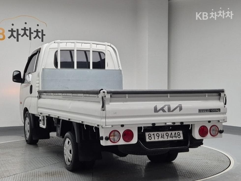 Киа The New (фейслифт) Бонго 3 (лек)1 тон Королевска кабина Удължено междуосие 2WD L Базов - 2