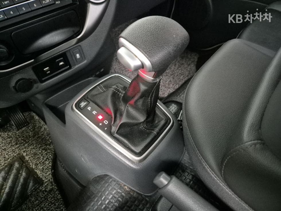 Киа The New (фейслифт) Бонго 3 (лек)1 тон Королевска кабина Удължено междуосие 2WD L Базов - 7