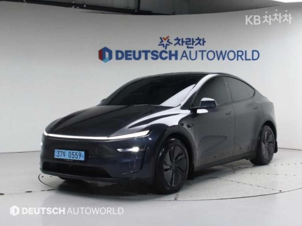 Tesla Model Y RWD Base - Image 1