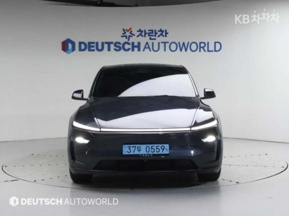 Tesla Model Y RWD Base - Image 3