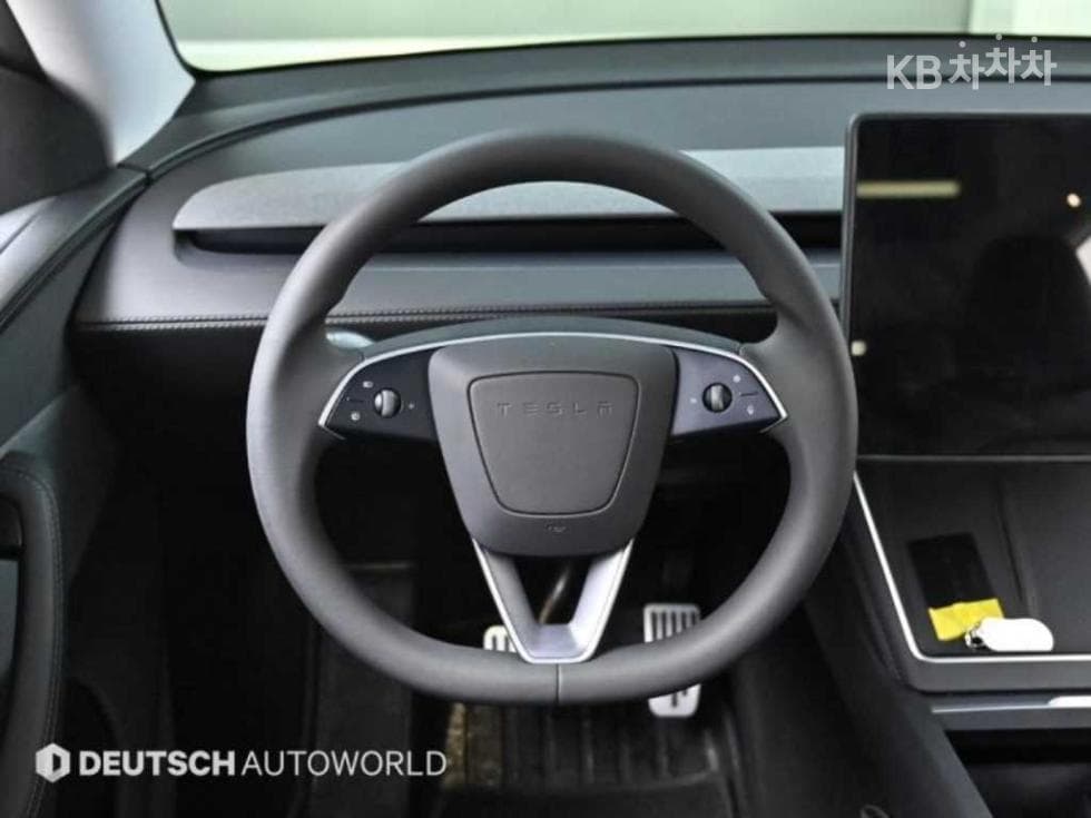 (37du0559)Tesla Model YRWD Base - 13