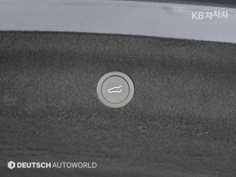 (37du0559)Tesla Model YRWD Base - 20