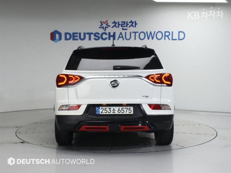 KG Mobility 뷰티플 코란도1.5 GDi Turbo 2WD R-PLUS - 3