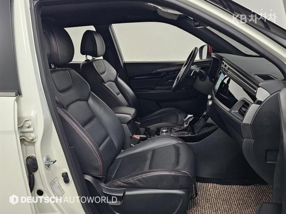 KG Mobility 뷰티플 코란도1.5 GDi Turbo 2WD R-PLUS - 10