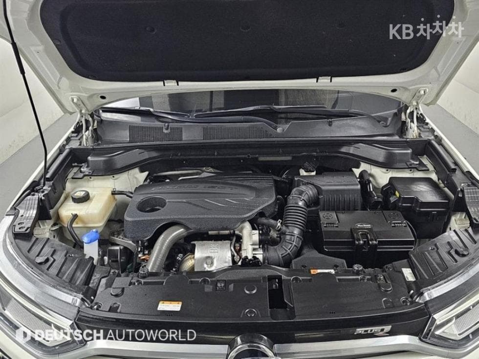 KG Mobility 뷰티플 코란도1.5 GDi Turbo 2WD R-PLUS - 16