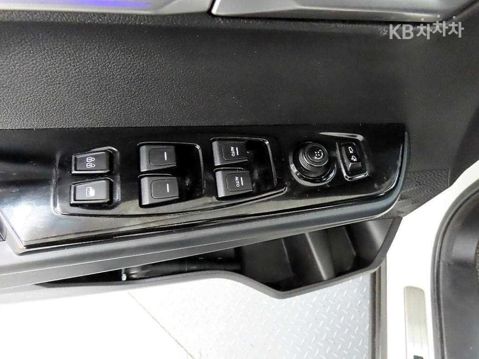 КейДжи Мобилити 토레스(J100)1.5 GDI Турбо T7 - 11