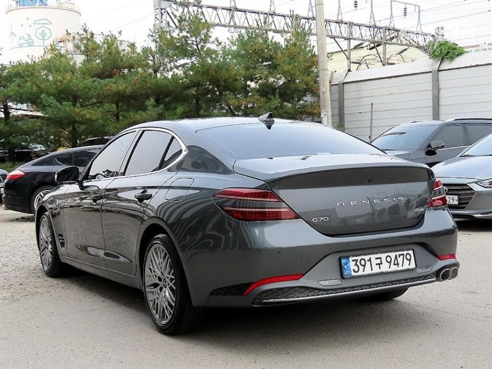 Genesis The New G70 2.0T 4WD Standard - Image 3