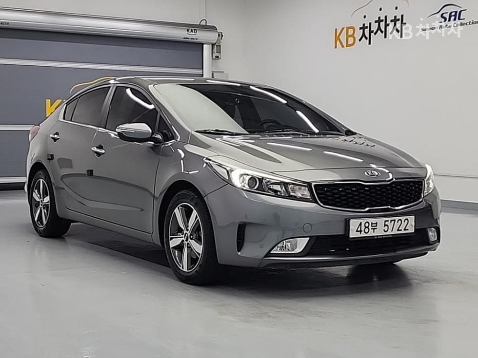 Kia The New K3 1.6 Gasoline Trendy Style - Image 4