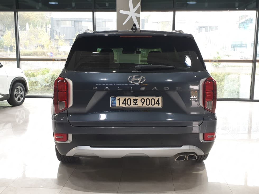 Hyundai Palisade 3.8 Gasoline 7-Passenger Exclusive - Image 3