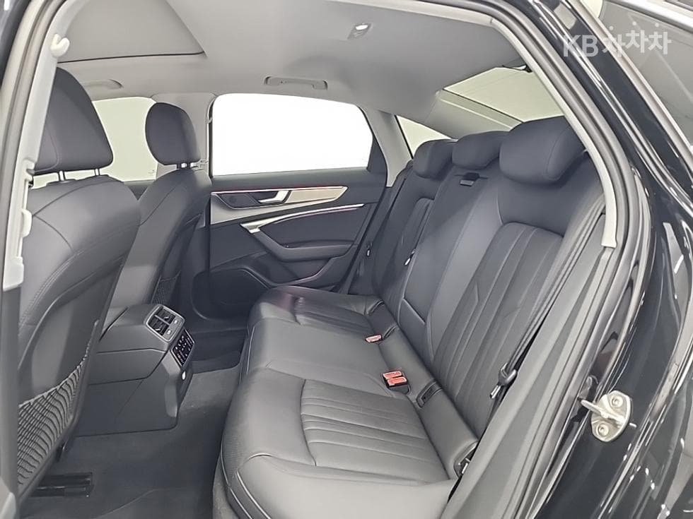 (328m4082)Audi A6(C8)40 TDI Basic - 12