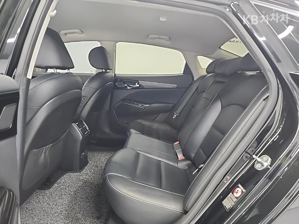 (383 words5036)Kia K7 Premier 2.5 GDi Prestige - 12