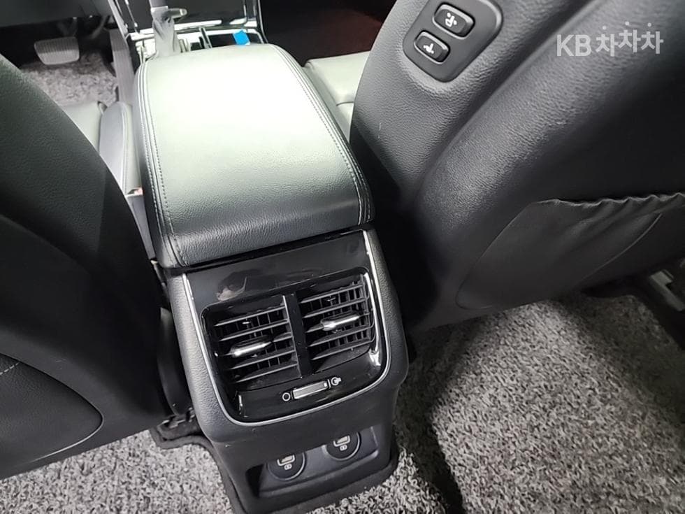 (383 words5036)Kia K7 Premier 2.5 GDi Prestige - 13