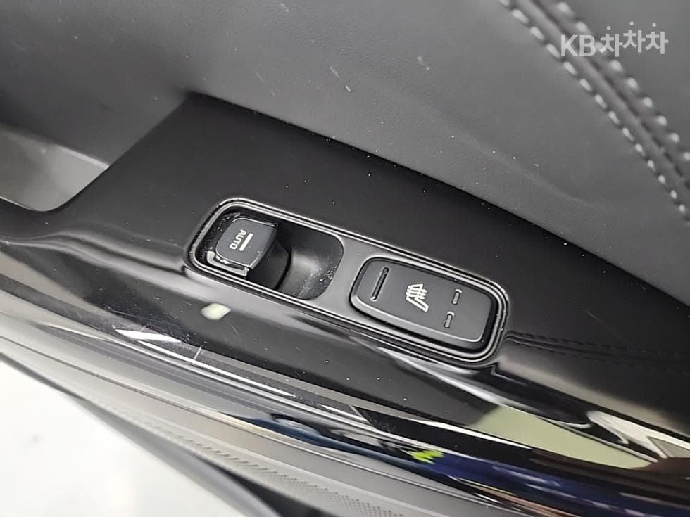 (383 words5036)Kia K7 Premier 2.5 GDi Prestige - 14