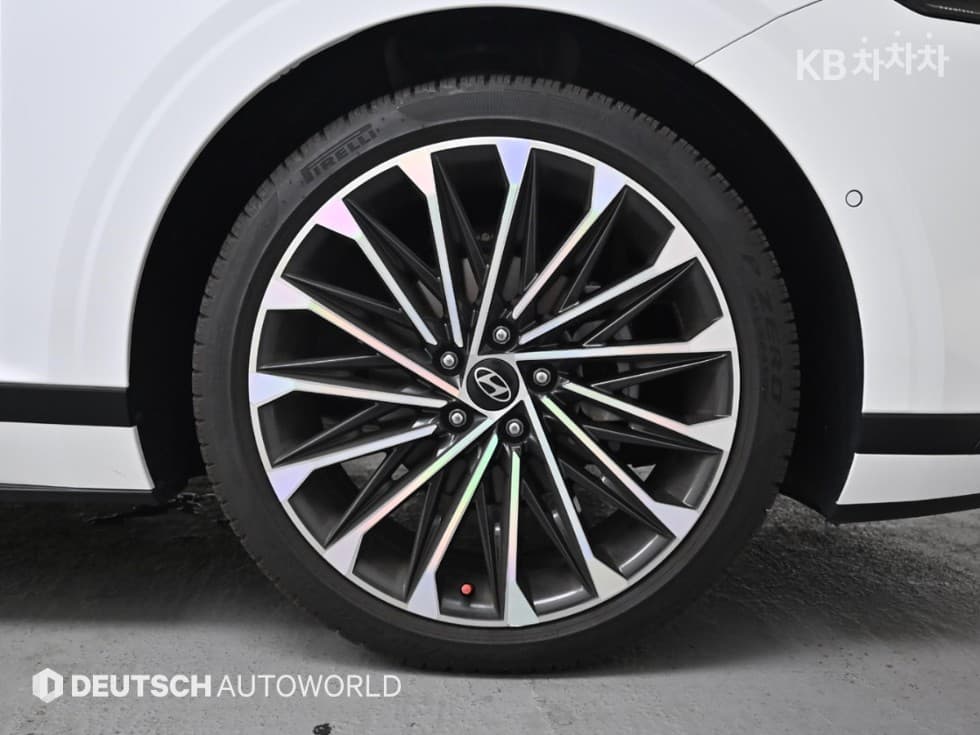 (237of 1095)Hyundai D All New Grandeur Hybrid1.6 Turbo Gasoline Calligraphy Black Exterior - 5